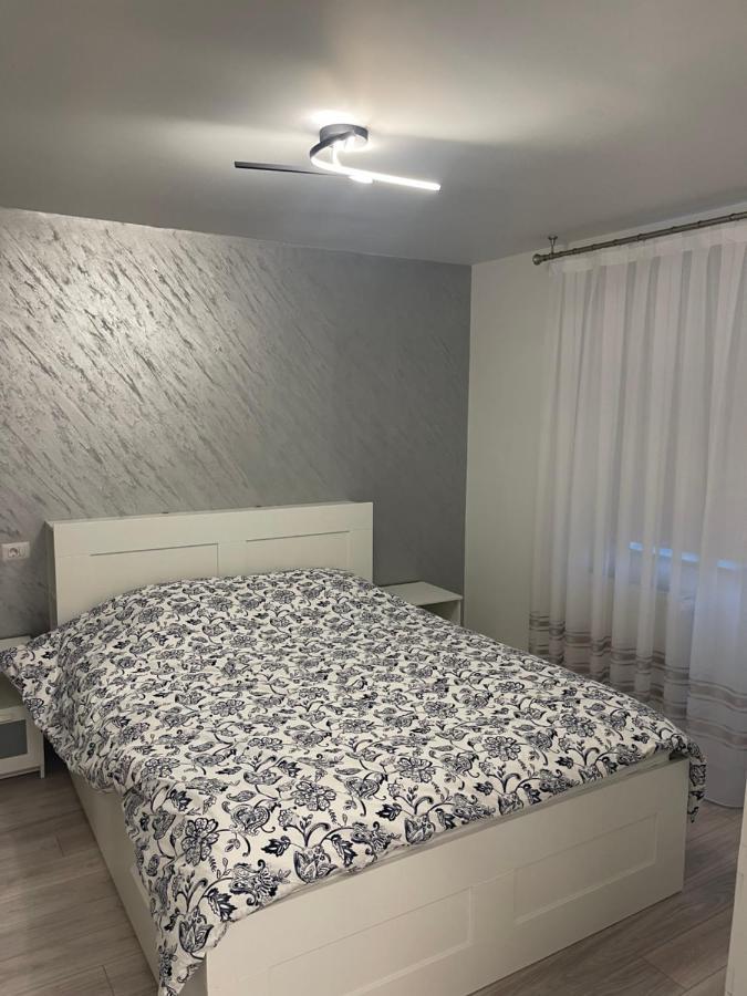 Apartament Incantator In Roman Exterior foto