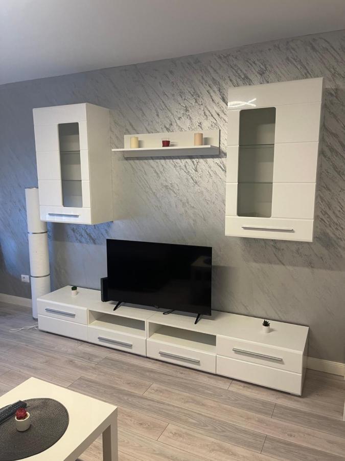 Apartament Incantator In Roman Exterior foto