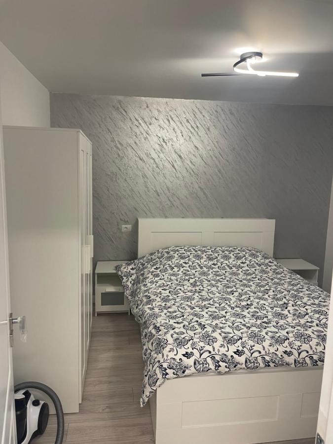 Apartament Incantator In Roman Exterior foto